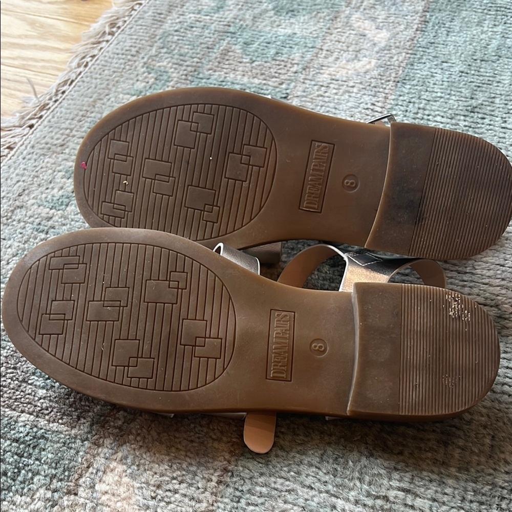 Dream Pairs Metallic Silver Fisherman Sandals - Picture 3 of 5